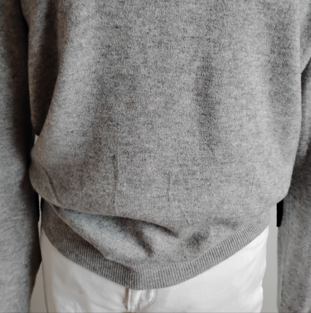 Uniqlo Cashmere Crewneck Sweater Classic Gray Preppy Cozy Unisex Size Medium - Picture 3 of 12